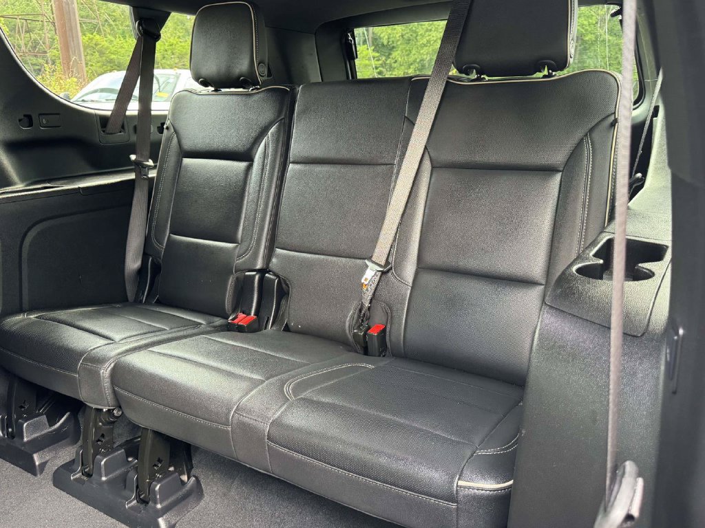 Used 2025 Chevrolet Suburban Premier AWD/4WD image 18