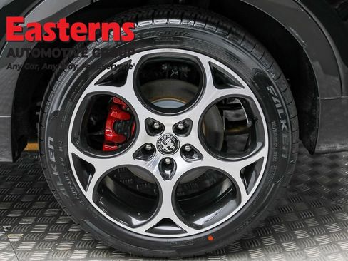 Used 2024 Alfa Romeo Tonale Veloce AWD/4WD image 8