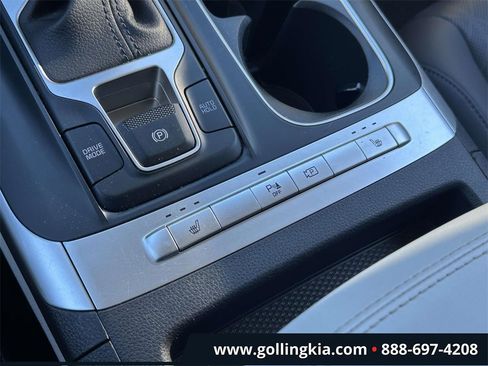 Certified 2023 Kia Carnival LX image 28