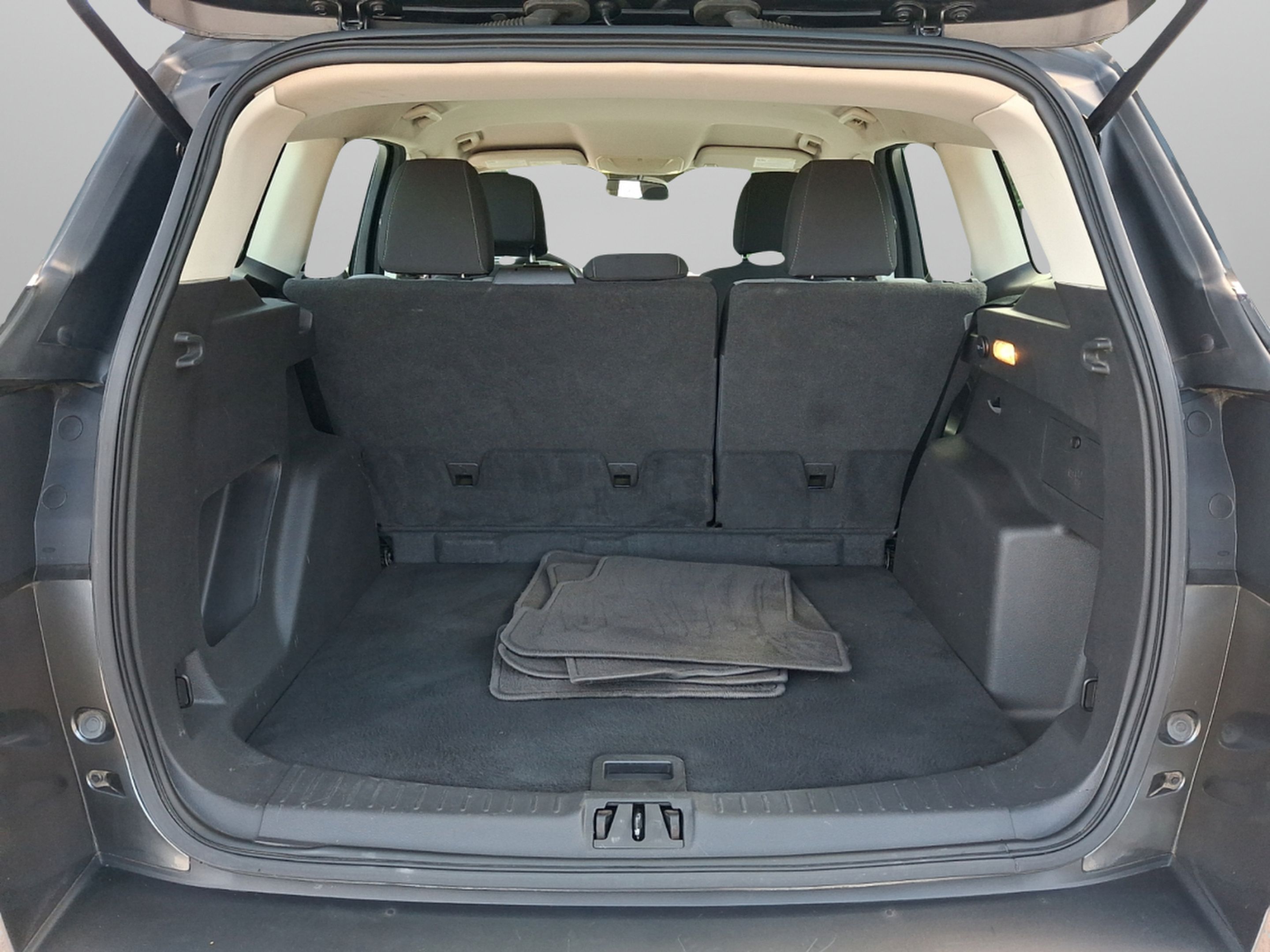 Used 2017 Ford Escape S FWD image 30