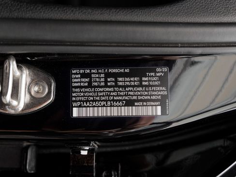 Used 2023 Porsche Macan image 38