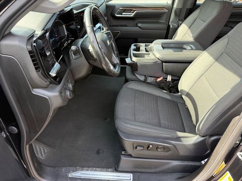 Used 2022 Chevrolet Silverado 1500 LT AWD/4WD image 6