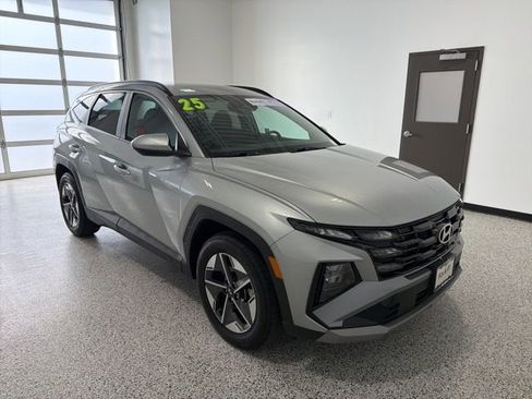 Used 2025 Hyundai Tucson SEL image 2