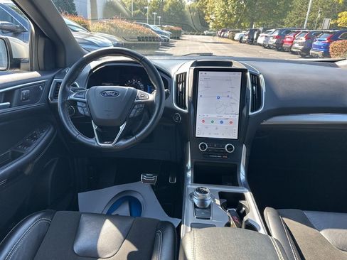 Used 2022 Ford Edge ST image 17