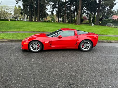 Used 2008 Chevrolet Corvette Z06 w/ Preferred Equipment Group image 2