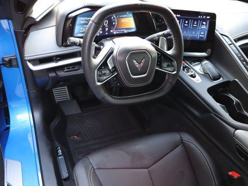 Used 2025 Chevrolet Corvette Stingray Preferred Conv w/ Z51 Performance Package RWD image 30