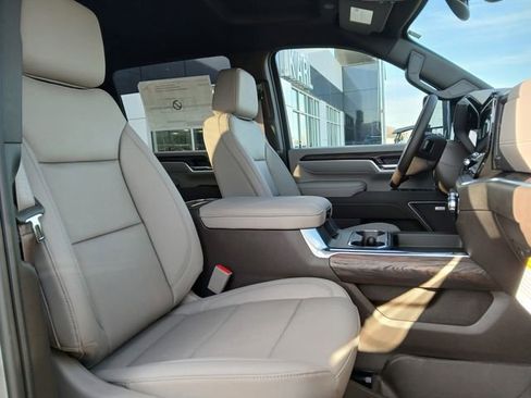 New 2026 GMC Sierra 2500 SLT w/ SLT Convenience Package image 14