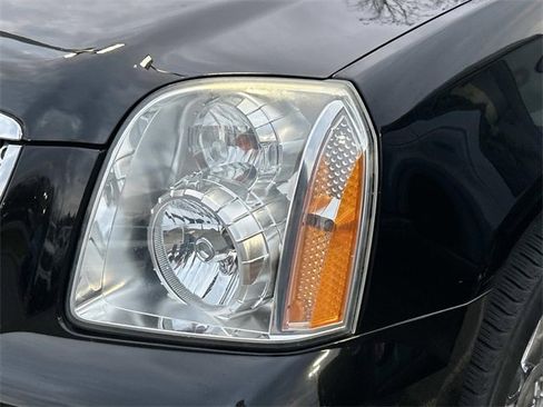 Used 2013 GMC Yukon XL Denali image 9