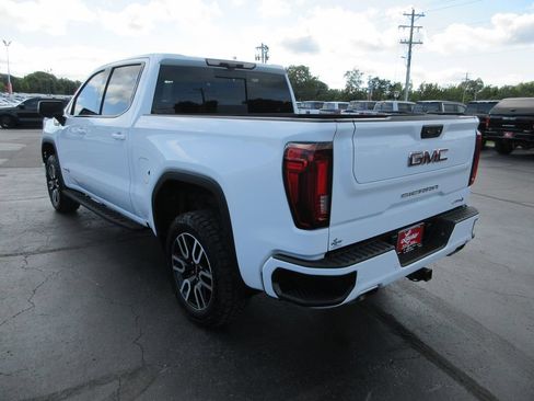 Certified 2022 GMC Sierra 1500 AT4 w/ AT4 Premium Package AWD/4WD image 9
