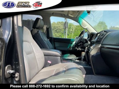 Used 2011 Toyota Land Cruiser w/ Upgrade Pkg AWD/4WD image 13