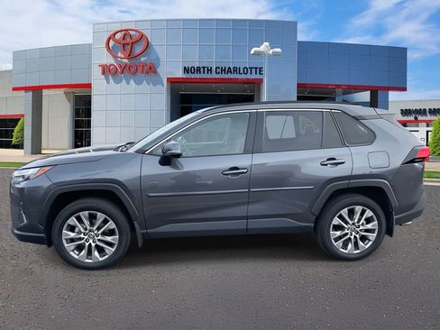 Used 2023 Toyota RAV4 XLE Premium image 7