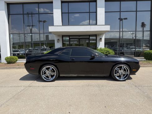 Used 2013 Dodge Challenger SXT w/ Super Sport Group image 3