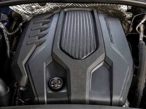 Used 2022 Porsche Macan image 30