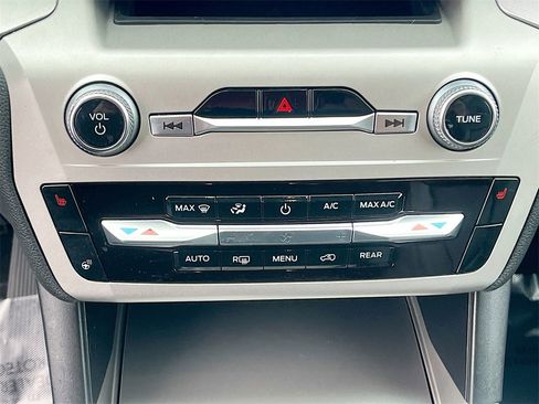 Used 2021 Ford Explorer XLT w/ Equipment Group 202A image 15