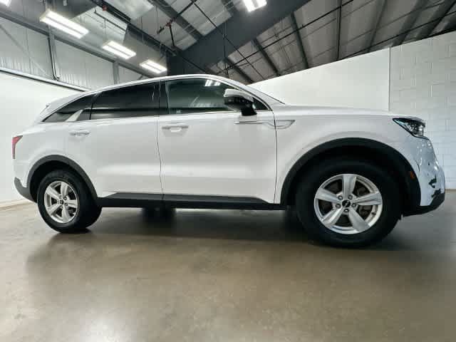 Used 2022 Kia Sorento LX FWD image 3