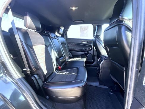Used 2020 Ford Edge ST-Line w/ Cold Weather Package image 19