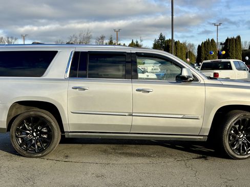 Used 2018 Cadillac Escalade ESV Platinum image 5