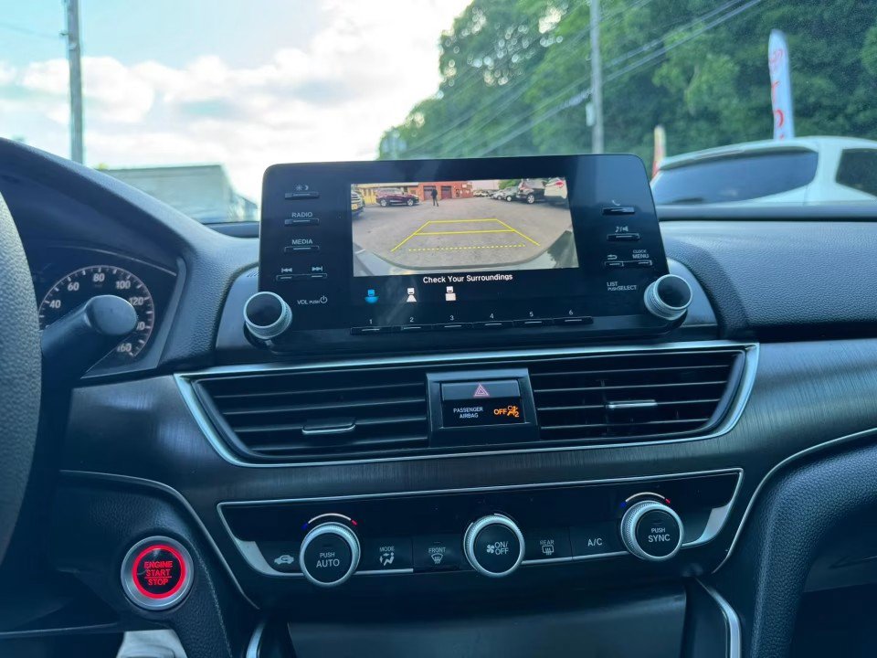 Used 2018 Honda Accord LX image 23