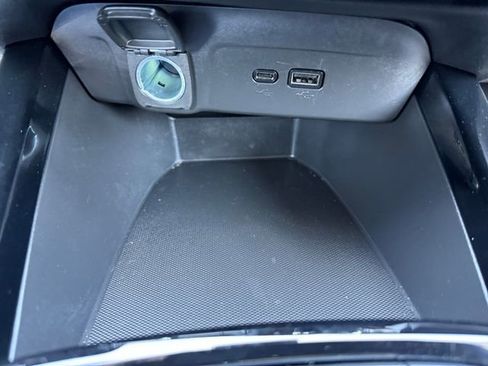 Used 2025 Chevrolet Trax LT w/ LT Convenience Package image 23