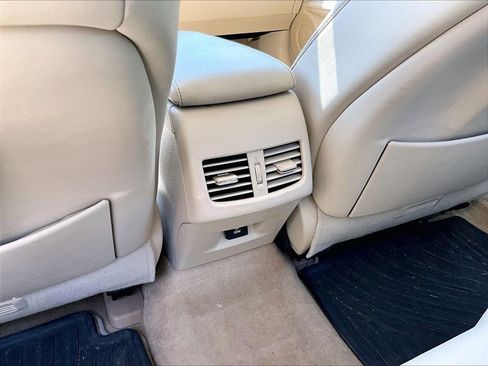 Used 2015 Lexus ES 300h w/ Navigation System Package FWD image 30
