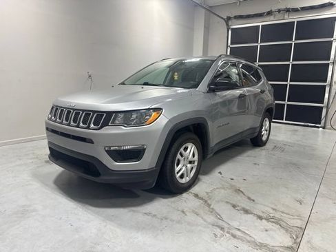 Used 2021 Jeep Compass Sport FWD image 2
