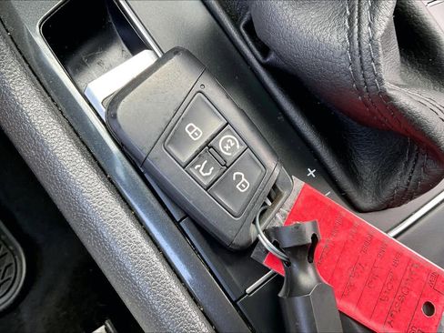 Used 2019 Volkswagen Tiguan SEL Premium R-Line FWD image 15