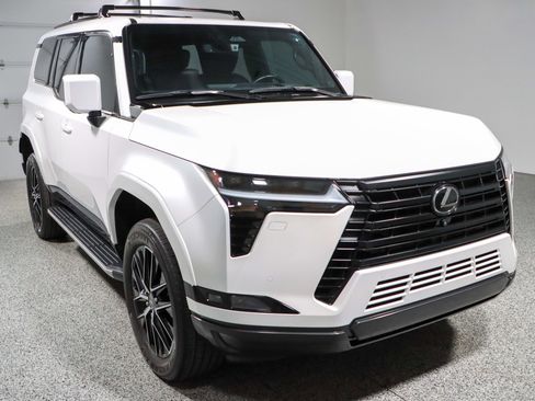 Used 2024 Lexus GX 550 w/ Accessory Package (Z1) AWD/4WD image 5