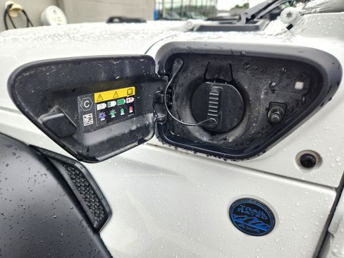 Used 2025 Jeep Wrangler Unlimited Sport S 4xe w/ Convenience Group AWD/4WD image 23