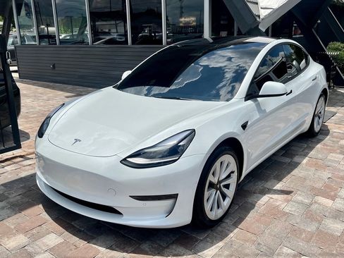 Used 2022 Tesla Model 3 image 6