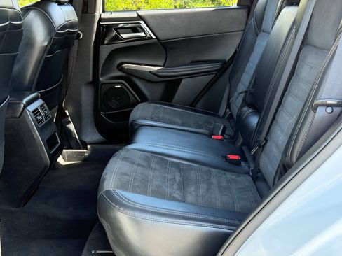 Used 2025 Mitsubishi Outlander SE AWD/4WD image 15