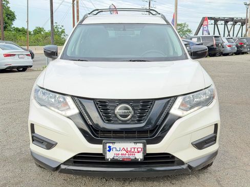 Used 2018 Nissan Rogue SV AWD/4WD image 9