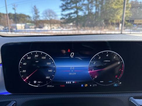 Used 2025 Mercedes-Benz CLA 250 4MATIC image 11