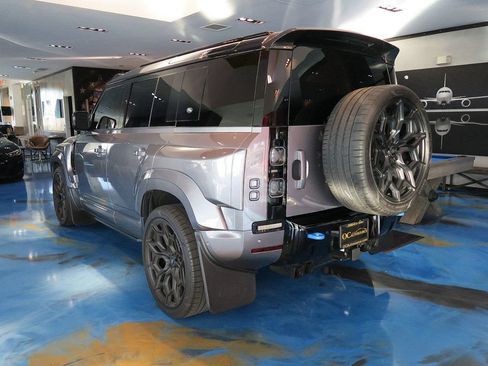 Used 2024 Land Rover Defender 110 X-Dynamic SE AWD/4WD image 52