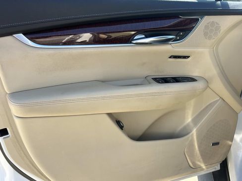 Used 2017 Cadillac XT5 Luxury FWD image 29