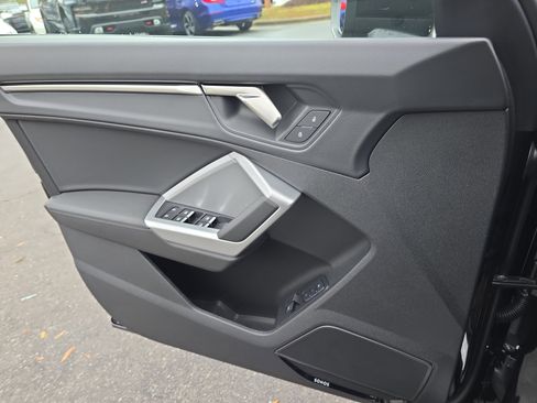 New 2025 Audi Q3 2.0T Premium image 26
