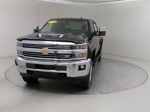 Used 2018 Chevrolet Silverado 2500 LTZ w/ Duramax Plus Package AWD/4WD image 8