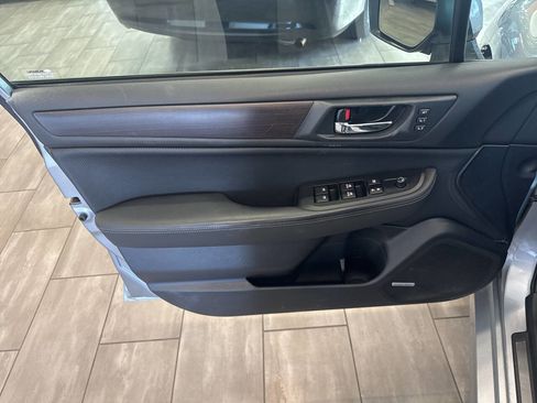 Used 2017 Subaru Legacy 2.5i Limited image 16