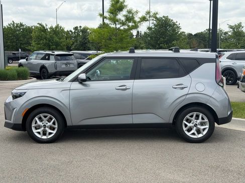 Used 2024 Kia Soul S FWD image 3