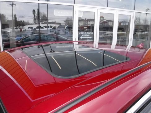 Used 2022 Toyota Camry XLE w/ Navigation Upgrade Package image 3