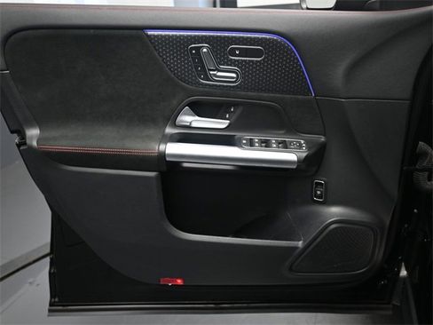 Used 2025 Mercedes-Benz GLA 250 image 20