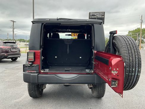 Used 2013 Jeep Wrangler Sport AWD/4WD image 19