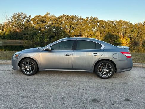 Used 2010 Nissan Maxima 3.5 SV w/ Monitor Pkg image 2