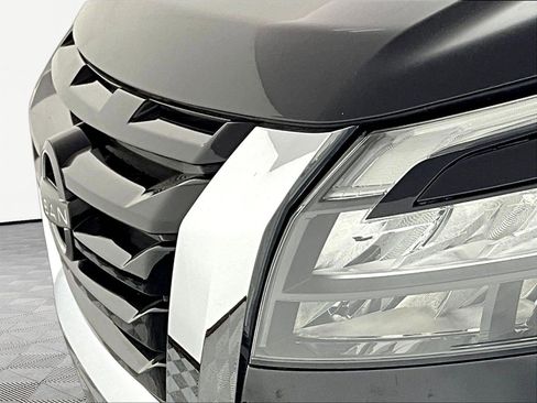 Used 2025 Nissan Pathfinder SL AWD/4WD image 30