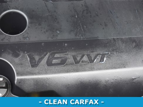 Used 2022 Chevrolet Traverse RS image 21