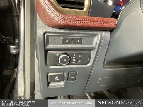 Used 2022 Ford Expedition Limited RWD image 44
