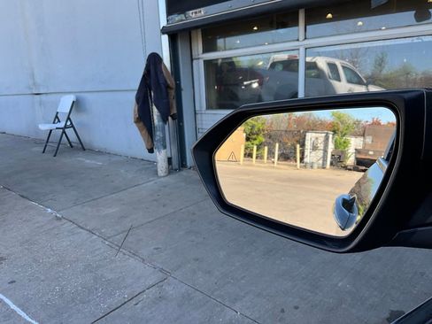 Used 2025 Hyundai Elantra SEL image 19