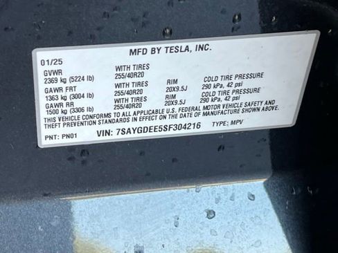 Used 2025 Tesla Model Y Long Range AWD/4WD image 24