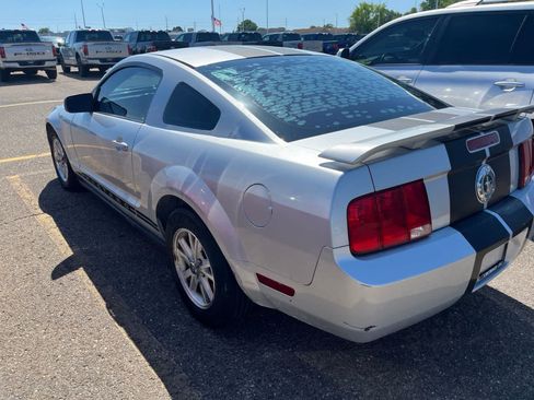 Used 2006 Ford Mustang Coupe RWD image 11