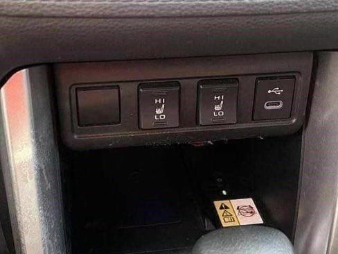 Used 2023 Toyota Corolla Cross XSE w/ Convenience Package image 17