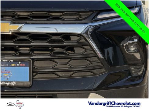 Used 2025 Chevrolet Blazer LT FWD image 8